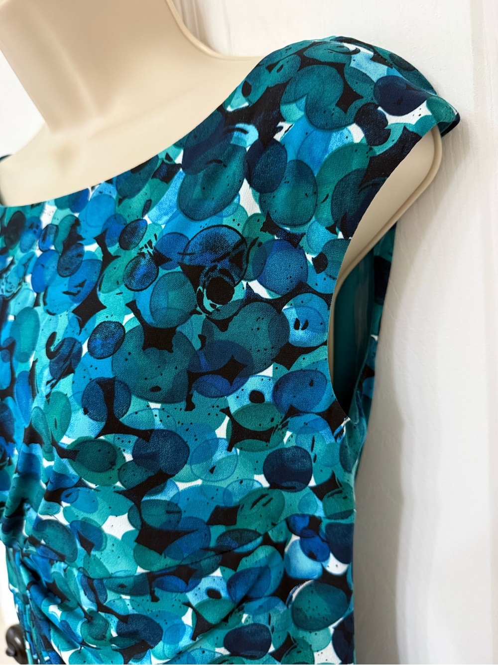 Connected Apparel Blue Abstract Print Ruched Sheath Dress Size 6 - Picture 7 of 13